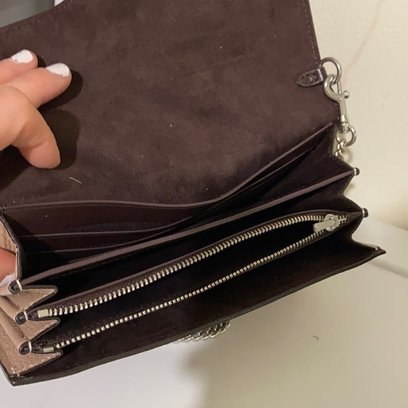 COPY - Coach Lht/Taupe Tabby can clutch - Picture 6 of 9